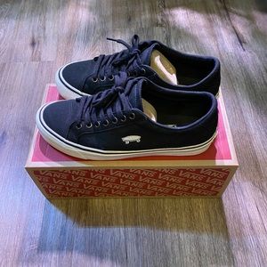 Vans Court Icon